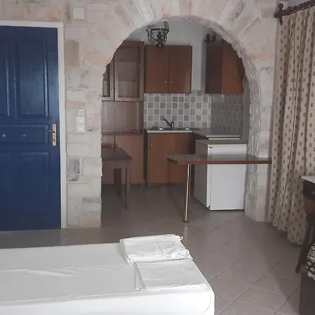 麦斯特拉里公寓酒店 公寓 Alikí